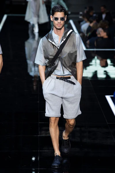 Look 77